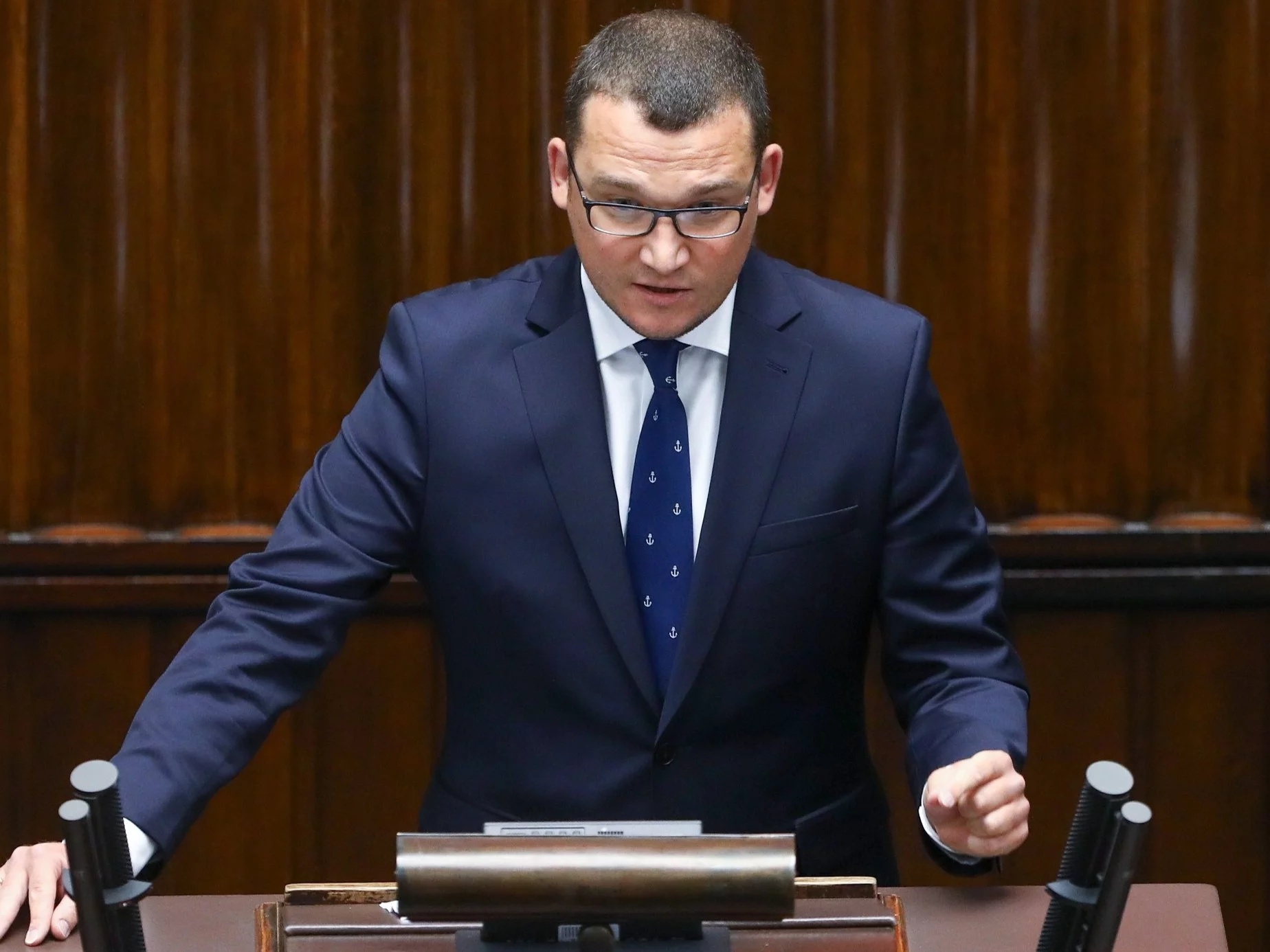 Szefenaker: Sikorski odwraca uwagę opinii publicznej