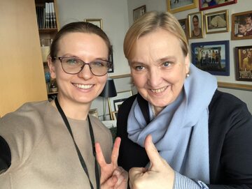 Szefowa Fundacji Otwarty Dialog Ludmiła Kozłowska z Różą Thun