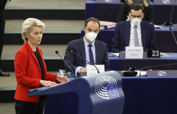 Szefowa KE Ursula von der Leyen w Parlamencie Europejskim