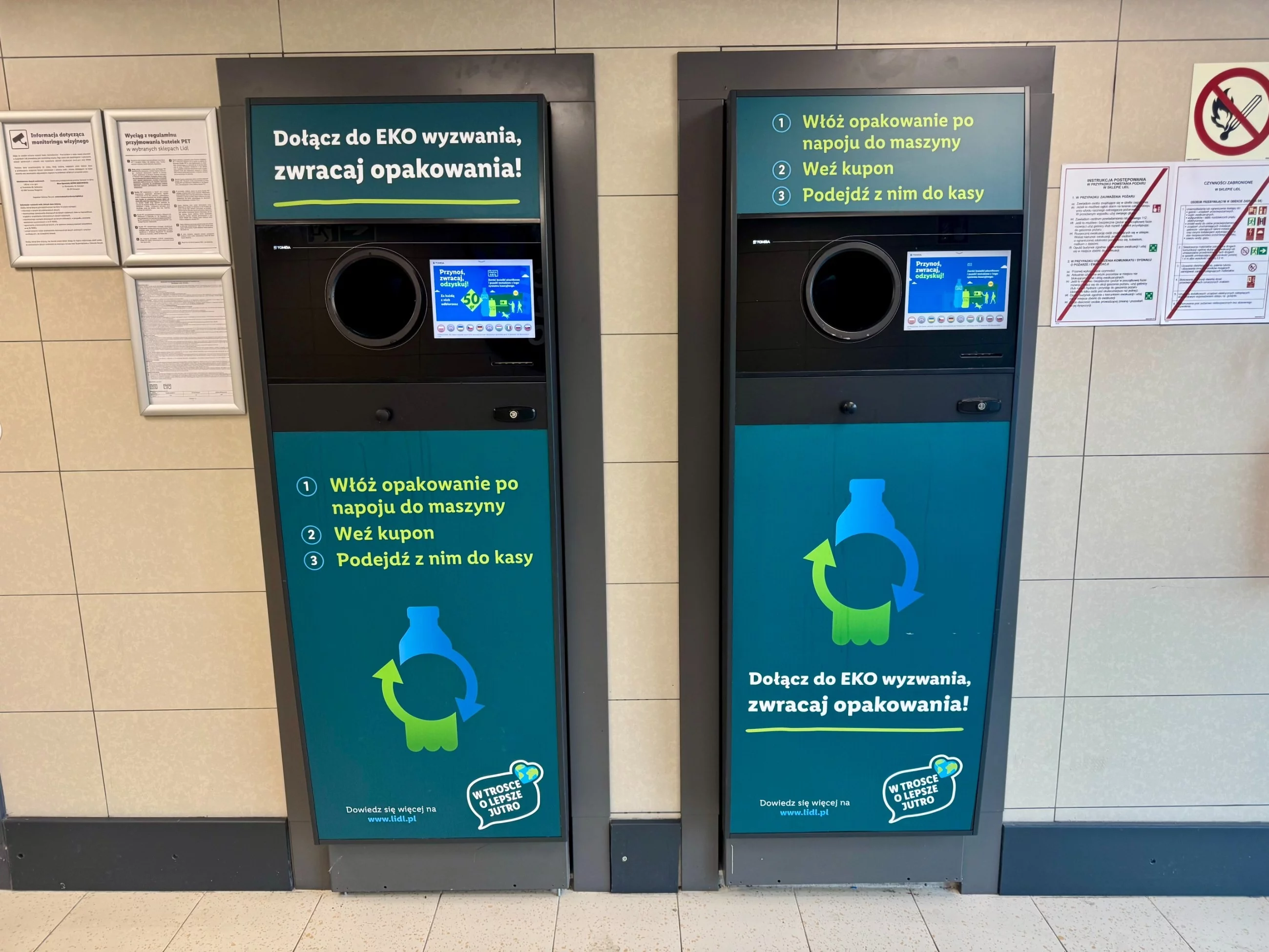 Maszyny do zwrotu butelek w sklepie Lidl w Warszawie