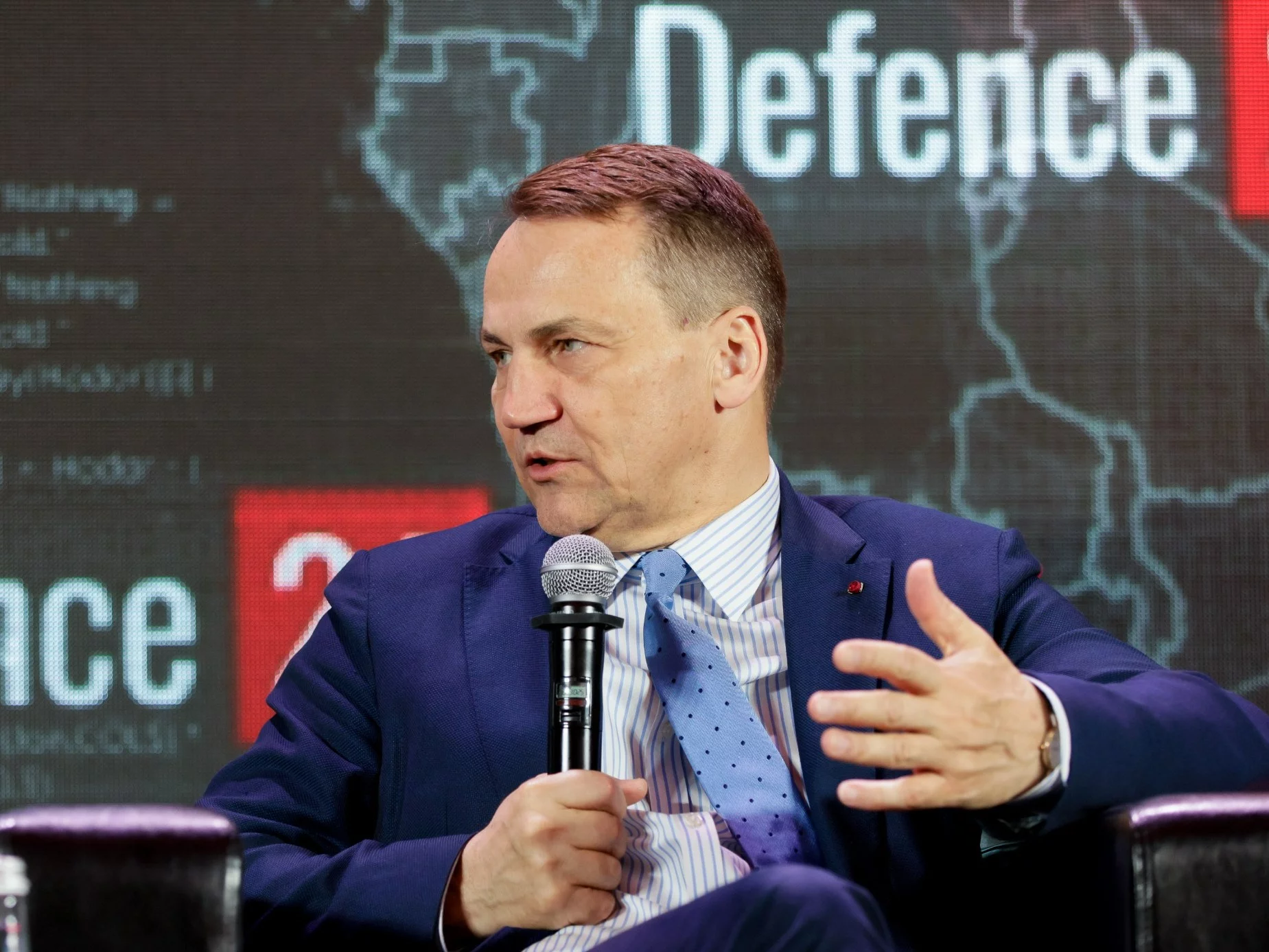 Radosław Sikorski, minister spraw zagranicznych