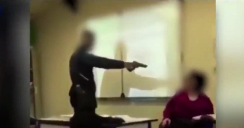 Uczeń grozi nauczycielce