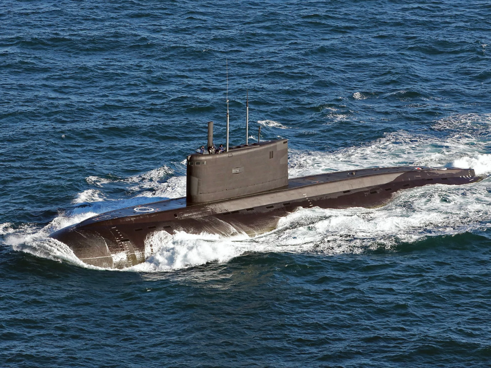 Rosyjski okręt podwodny na Bałtyku. Reaguje szwedzkie wojsko