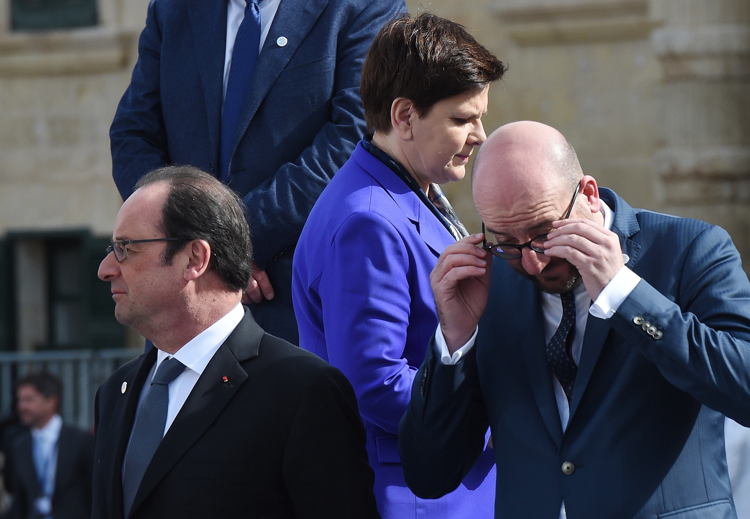 Premier Beata Szydło (C), prezydent Francji Francois Hollande (L) i premier Belgii Charles Michel (P)