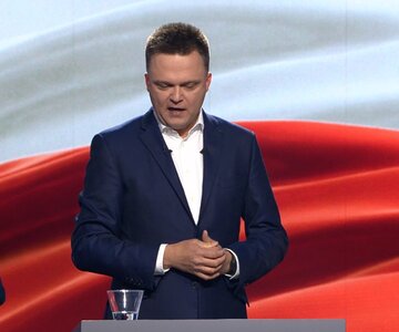 Szymon Hołownia podczas debaty w TVP