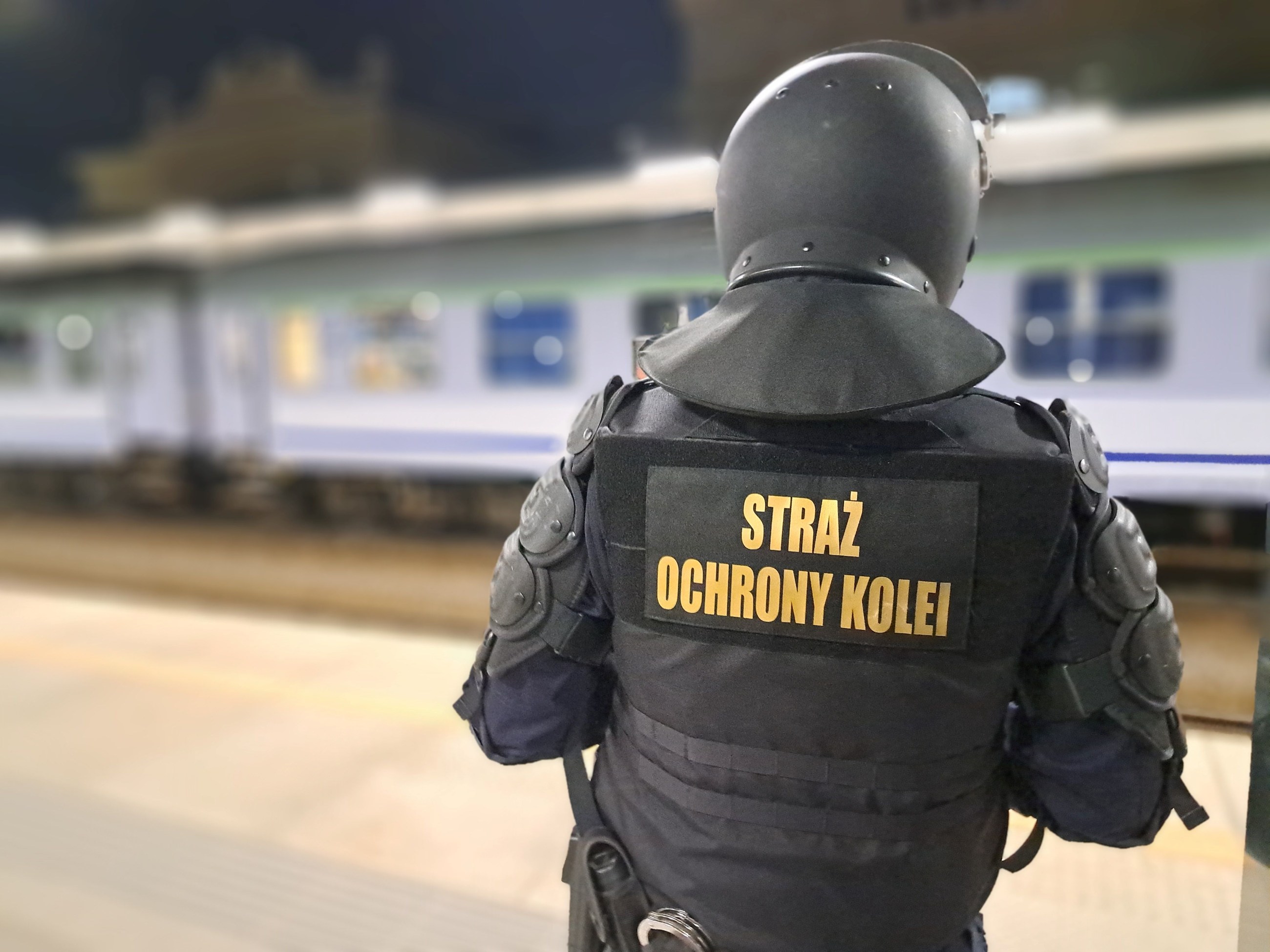 Ta formacja poszukuje pracowników. Atrakcyjne zarobki