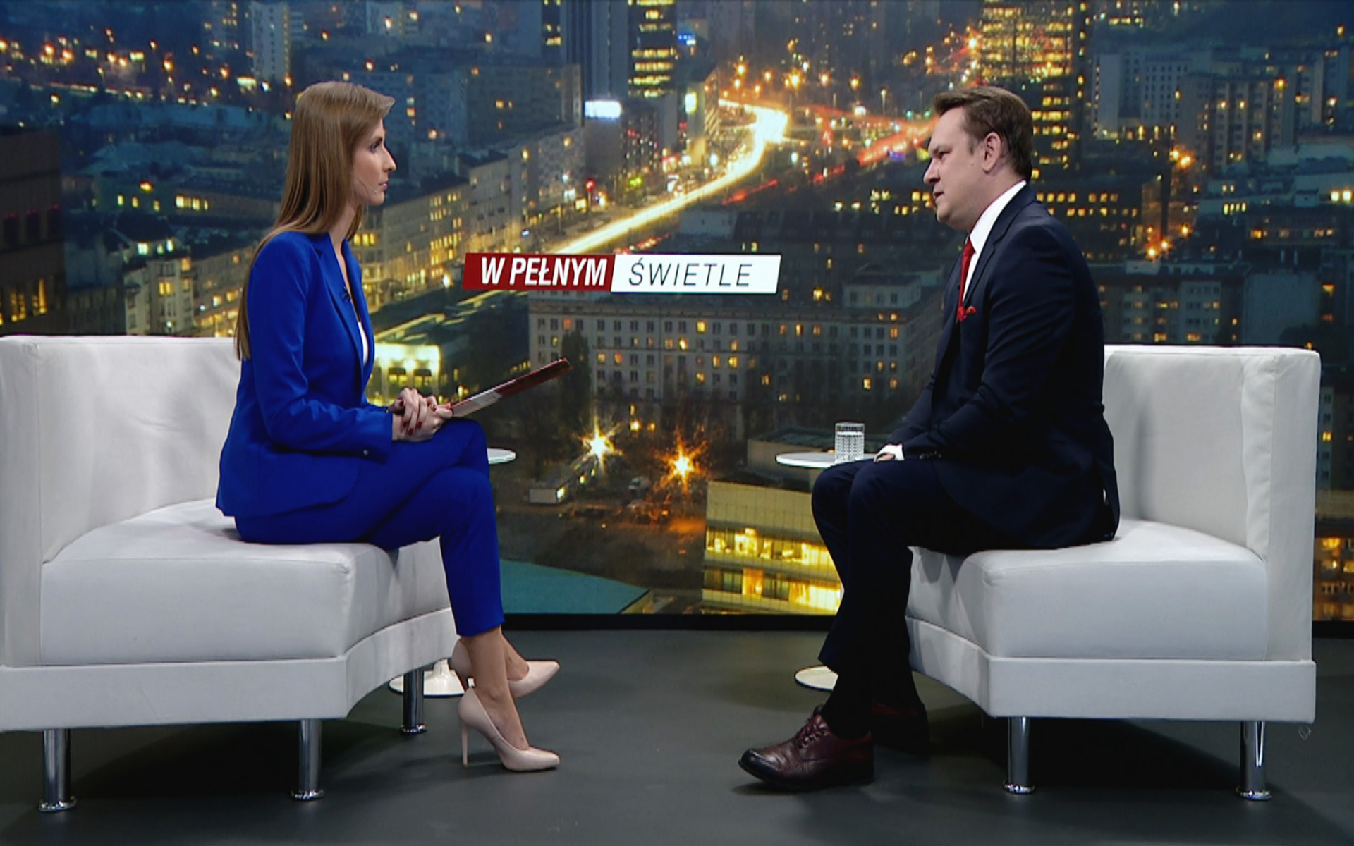 Poseł PiS Dominik Tarczyński w programie Ewy Bugały „W pełnym świetle” w TVP Info.