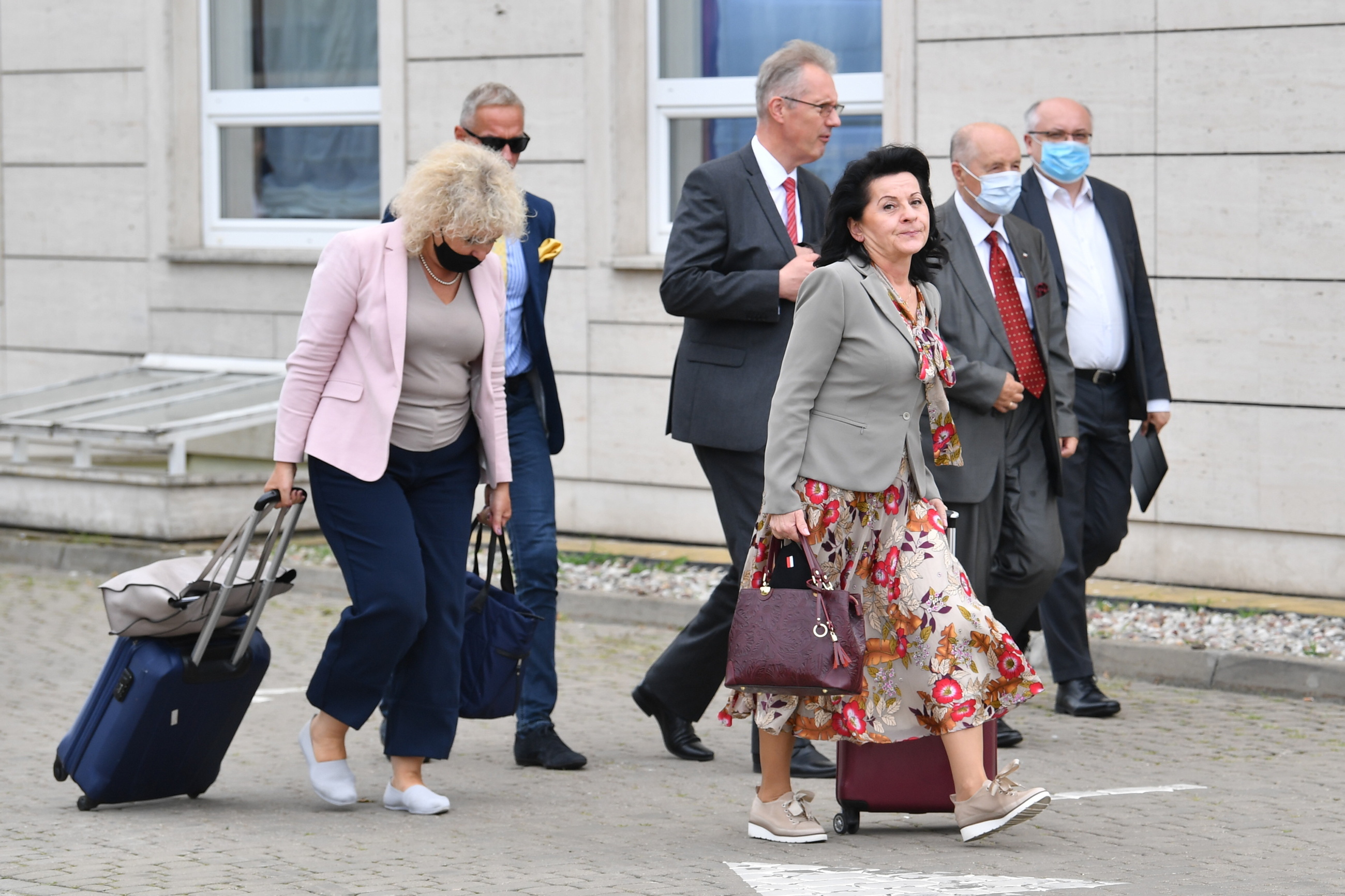 Politycy PiS drodze na wyjazdowe posiedzenie klubu parlamentarnego