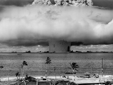 Test amerykańskiej broni atomowej na atolu Bikini, 25 lipca 1946.