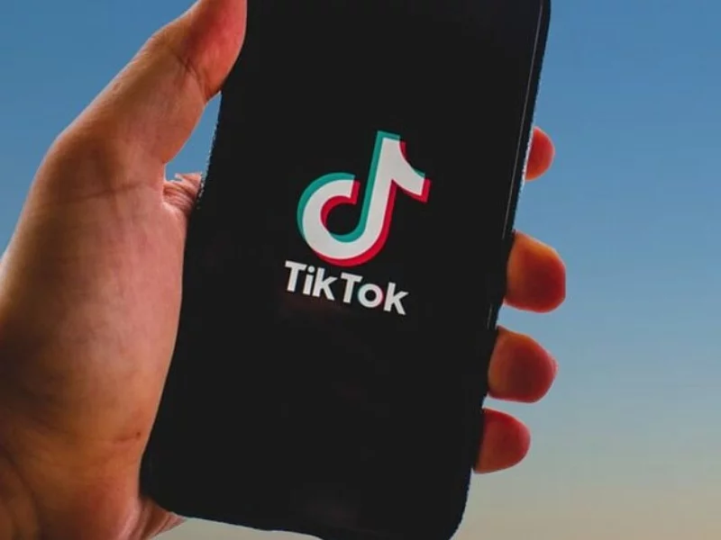 TikTok. Zdjęcie ilustracyjne