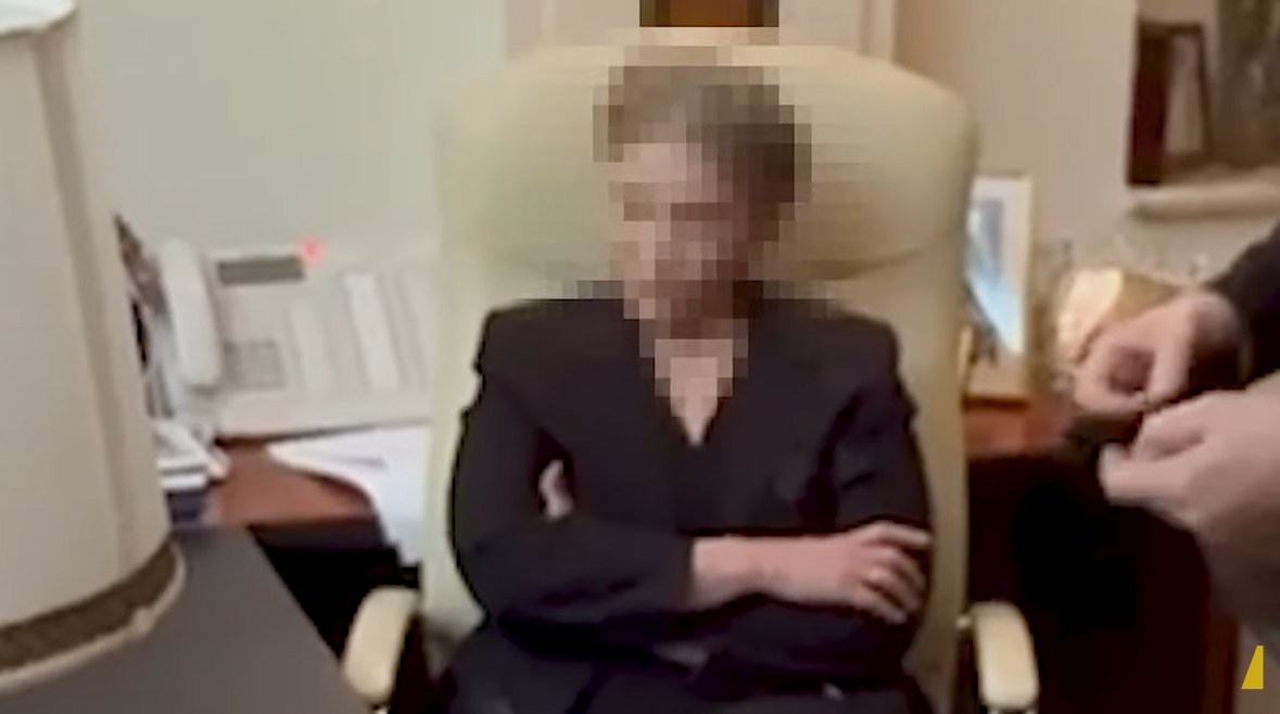 Banknoty wysypały się na stół. Służby ujawniły nagranie z Tymoszenko