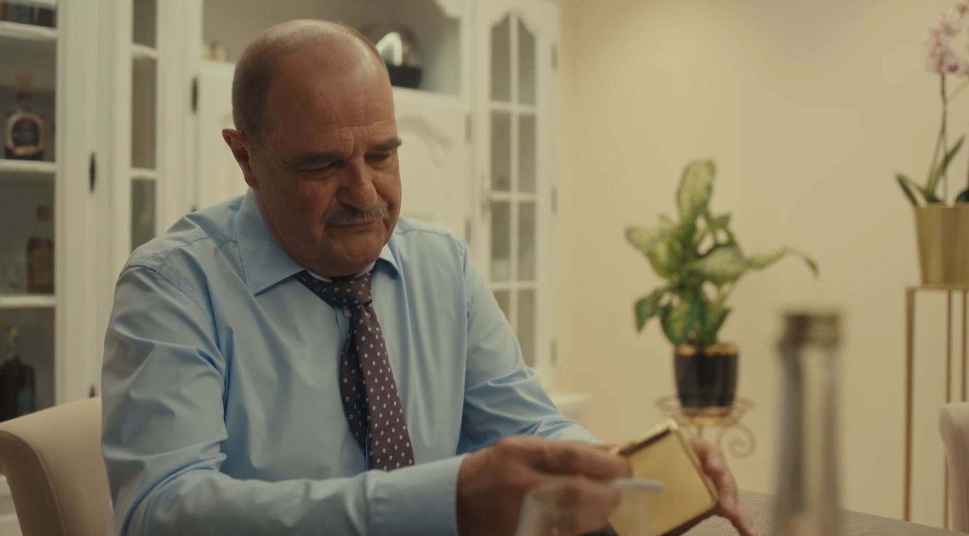 Kadr z serialu "Ranczo. Zemsta wiedźm", na zdjęciu aktor Cezary Żak