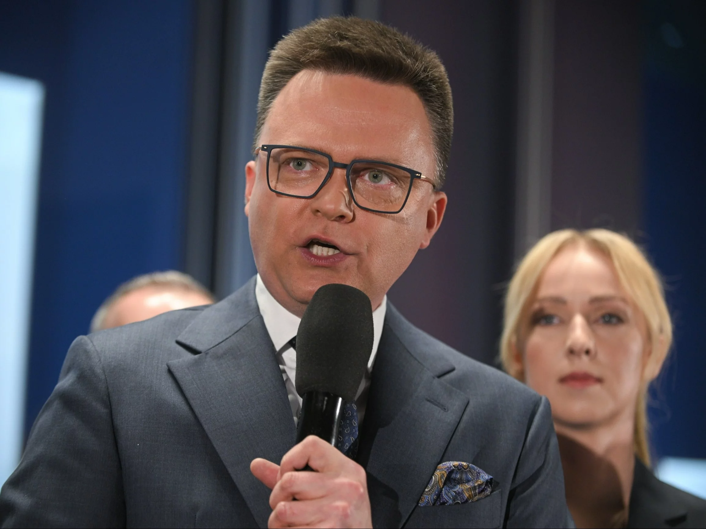 "To niesmacznie wygląda". Konsternacja po decyzji Hołowni