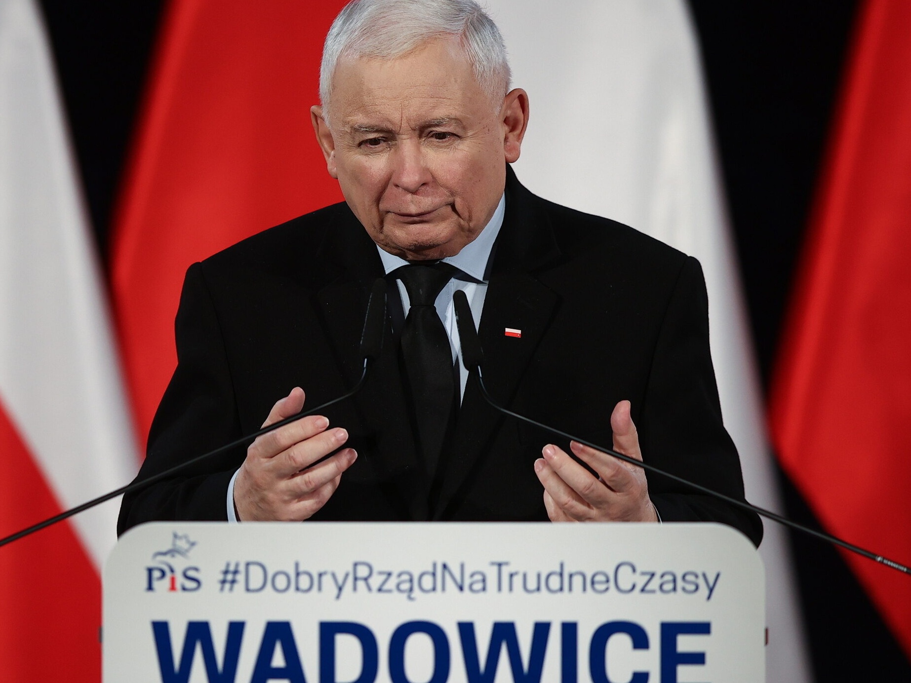 Prezes Prawa i Sprawiedliwości Jarosław Kaczyński podczas spotkania ze zwolennikami ugrupowania w Wadowicach