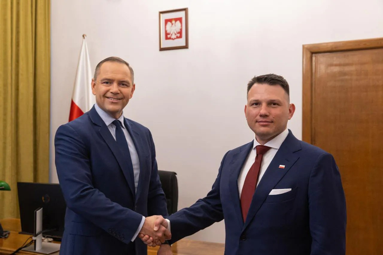 "To świetna decyzja". Mentzen podziękował Nawrockiemu