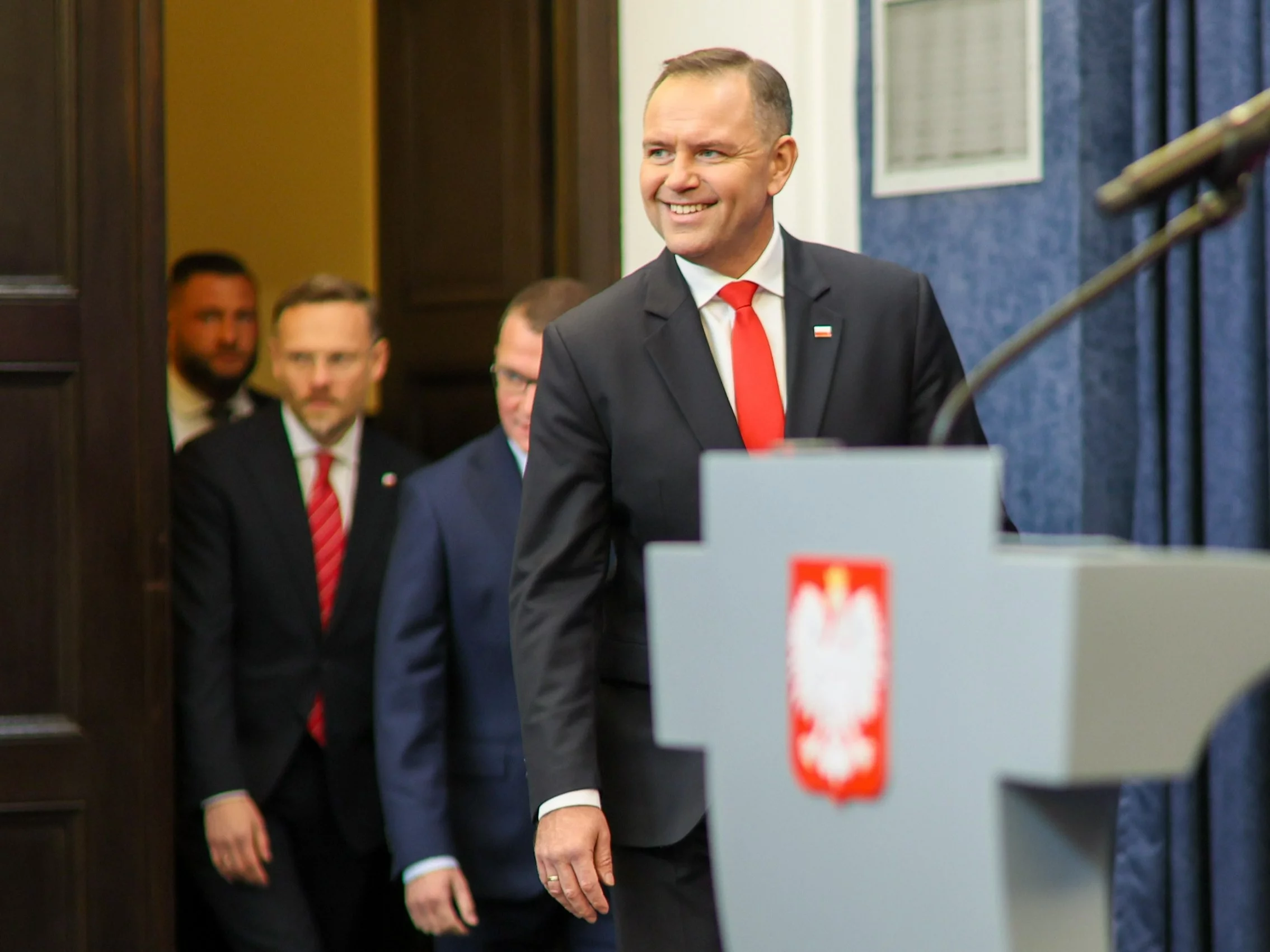 To weto podzieliło Polskę. Polacy ocenili decyzję Nawrockiego