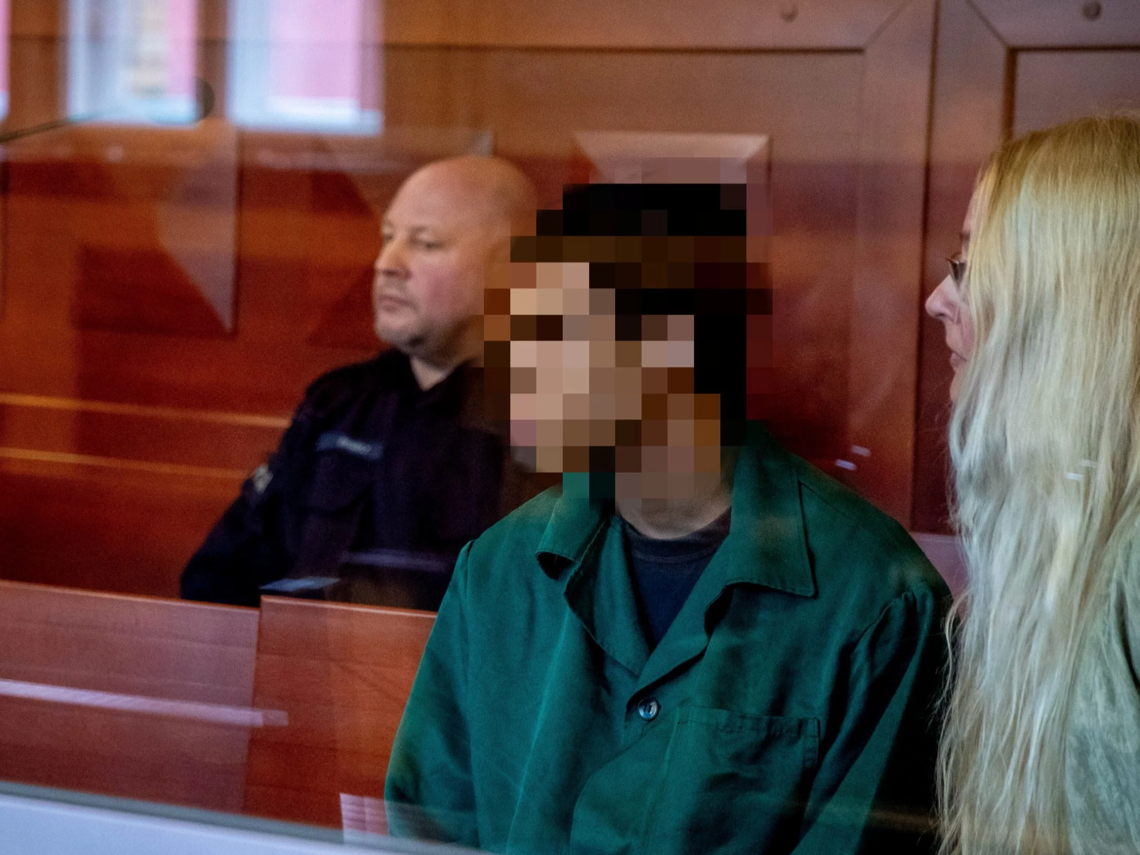 Oskarżony Yomeykert R.-S. na sali Sądu Okręgowego w Toruniu