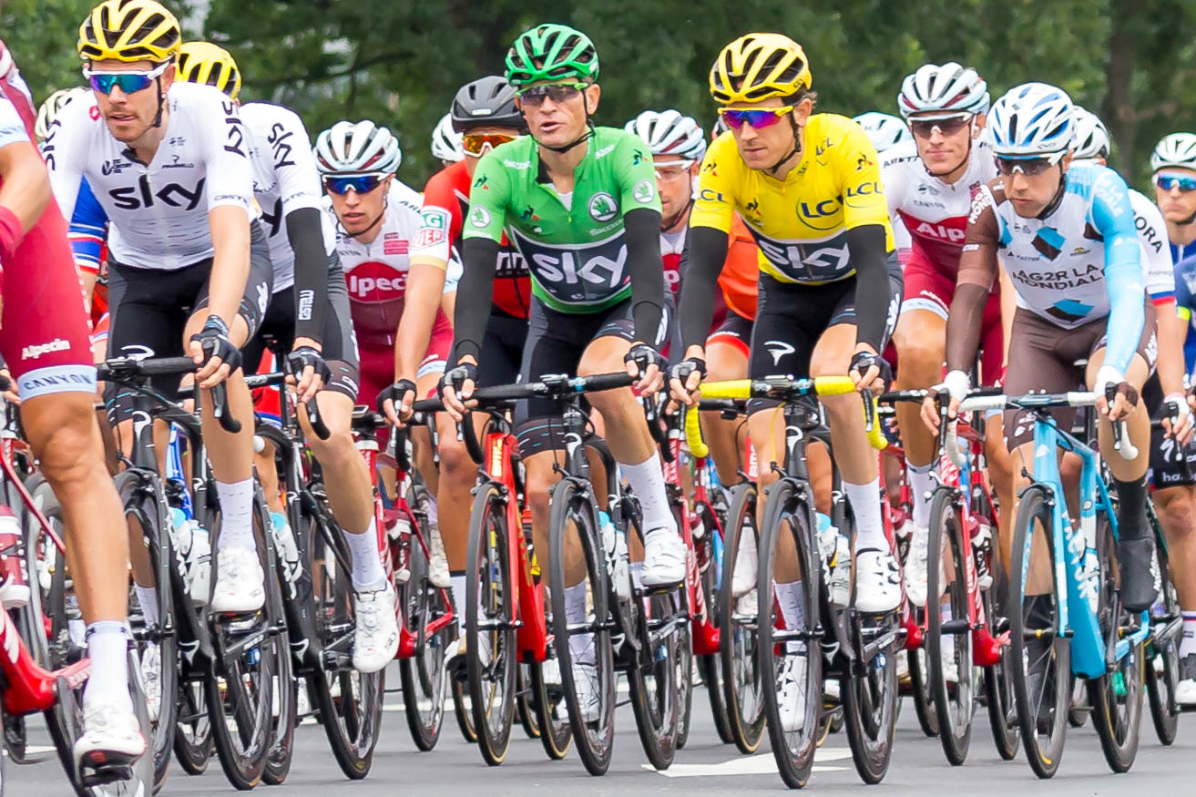 Kolaże na trasie Tour de France w 2018 roku