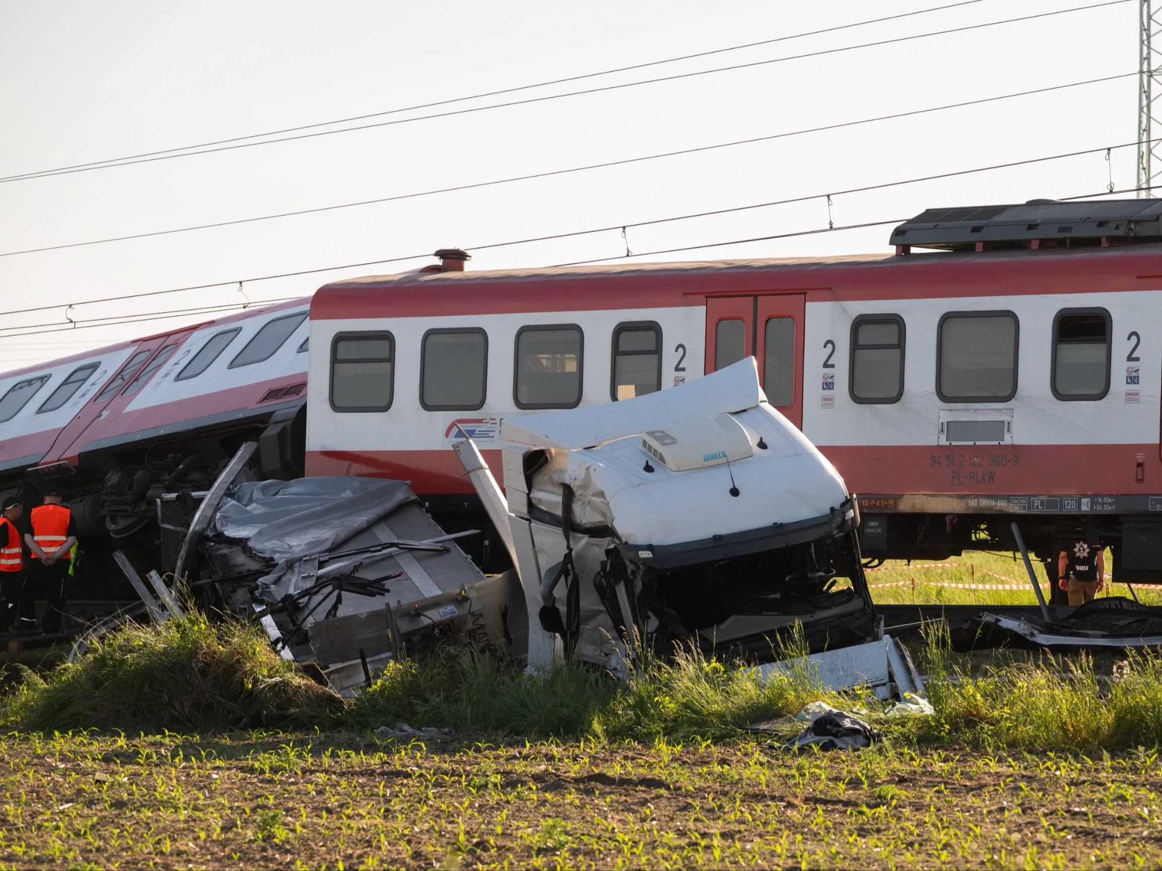 Wykolejony pociąg w Garbatce