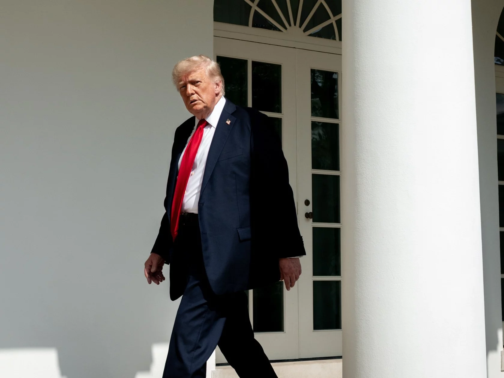 Trump gra w golfa, Europa płaci rachunki