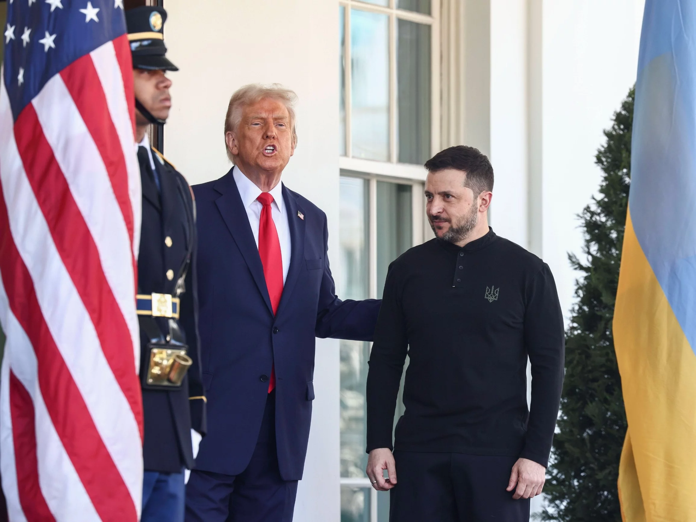 Prezydenci USA i Ukrainy, Donald Trump i Wołodymyr Zełenski, podczas spotkania w Białym Domu