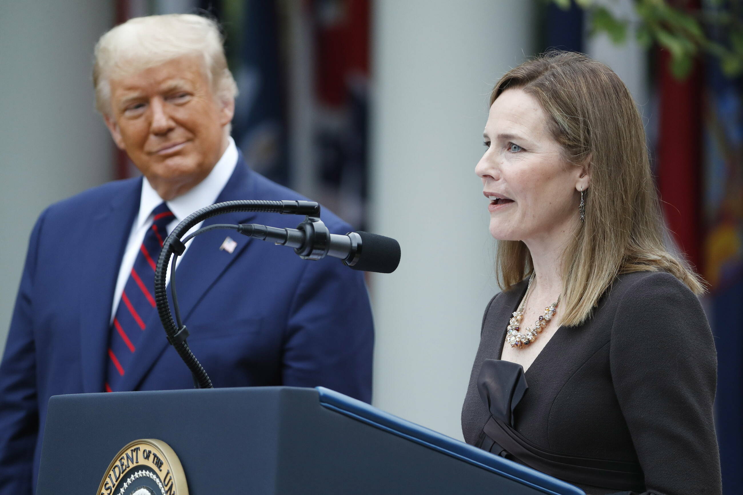 Prezydent Donald Trump i Amy Coney Barrett