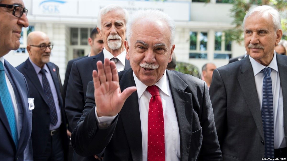 Dogu Perincek, lider tureckiej partii Vatan