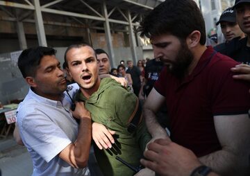 Turecka policja użyła gazu łzawiącego i gumowych kul wobec uczestników manifestacji działaczy LGBT