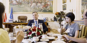 Turyści na herbacie u prezydenta