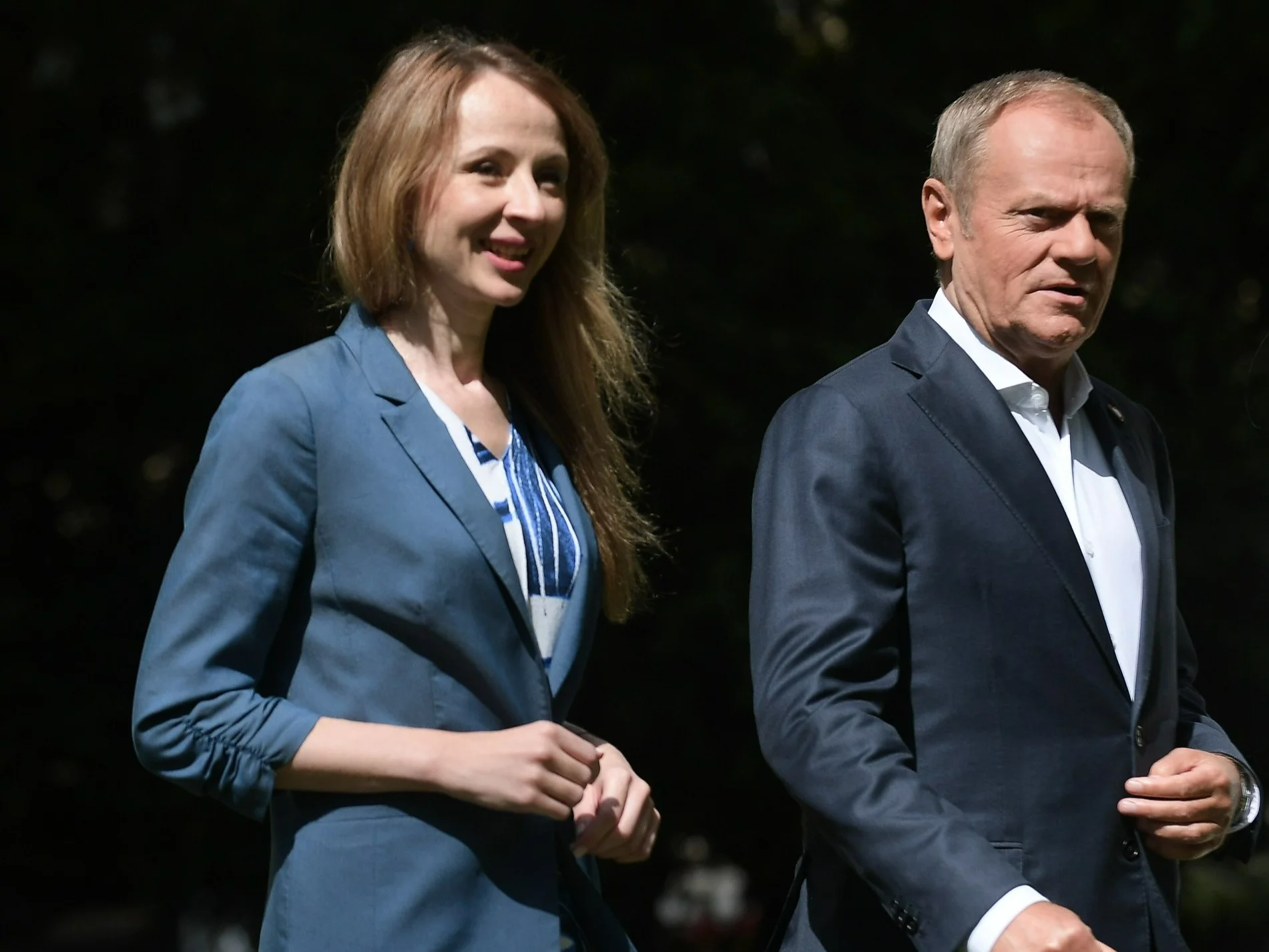 Minister rodziny, pracy i polityki społecznej Agnieszka Dziemianowicz-Bąk oraz premier Donald Tusk