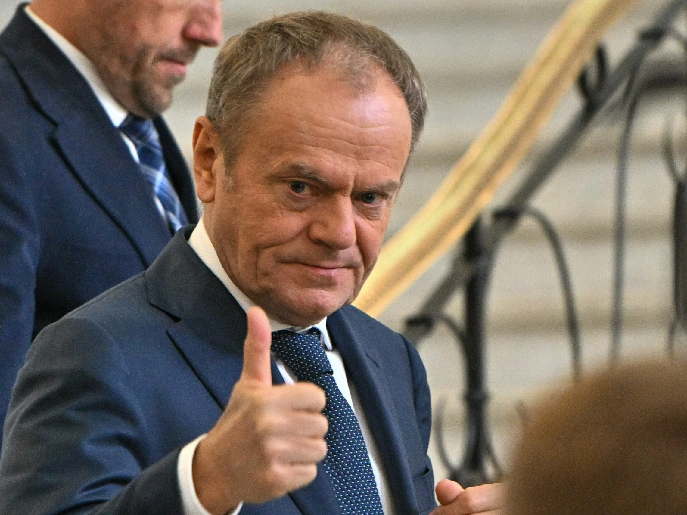 "I co? Łyso wam?". Tusk zwrócił się do "maruderów"