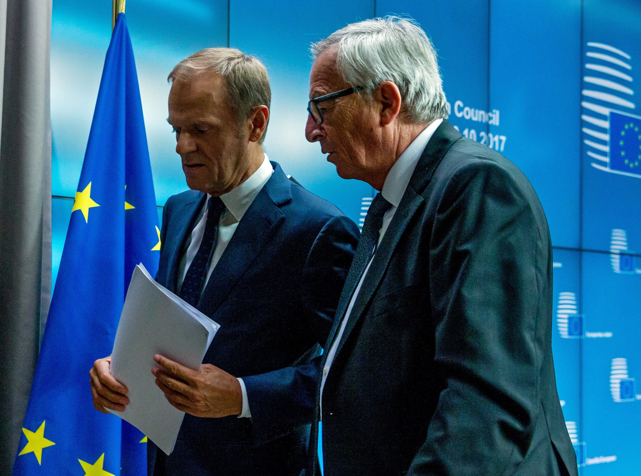 Przewodniczący Rady Europejskiej Donald Tusk i przewodniczący Komisji Europejskiej Jean-Claude Juncker