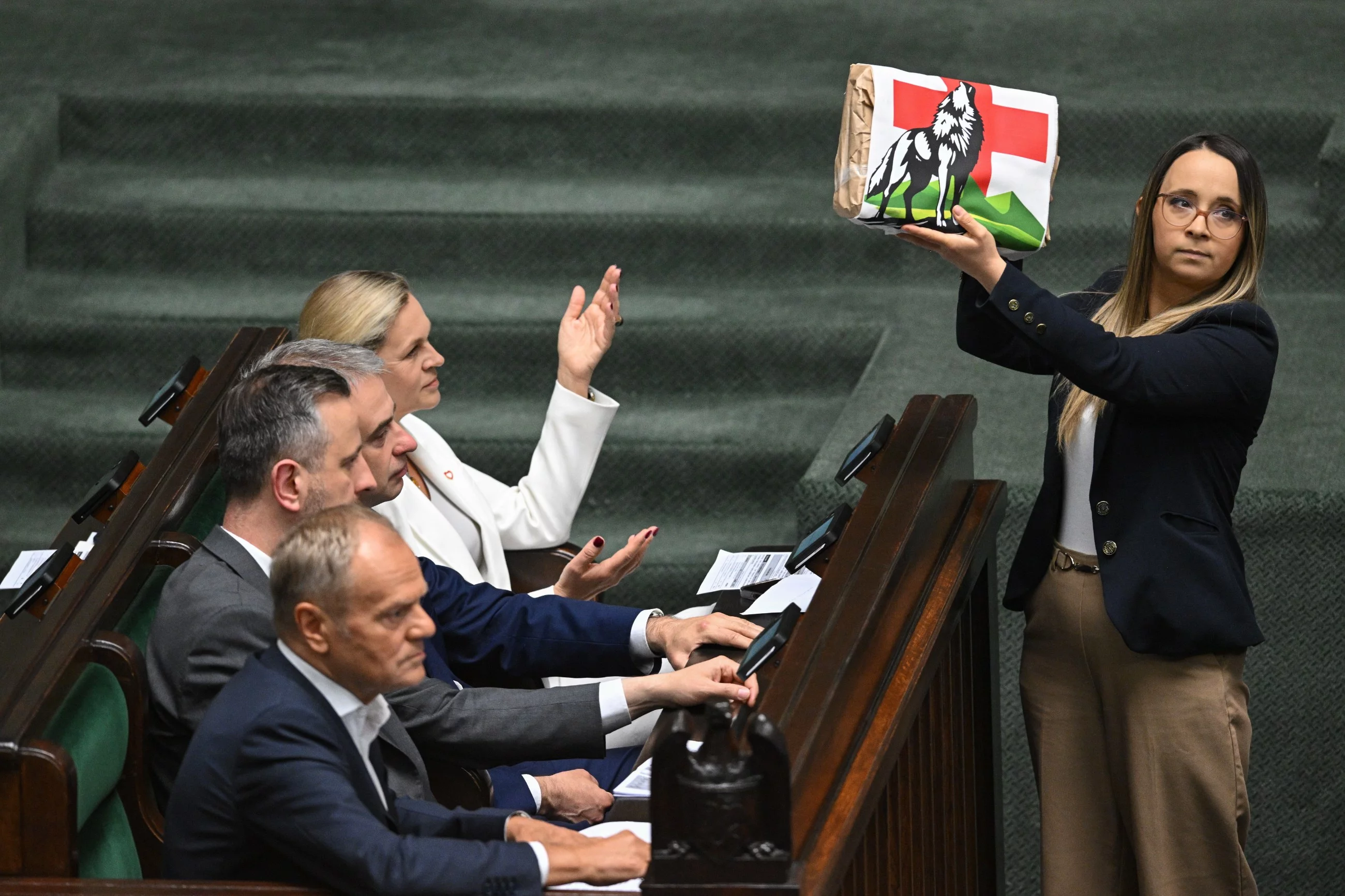 Marcelina Zawisza (Razem) przekazała premierowi podpisy przeciw likwidacji szpitala w Lesku