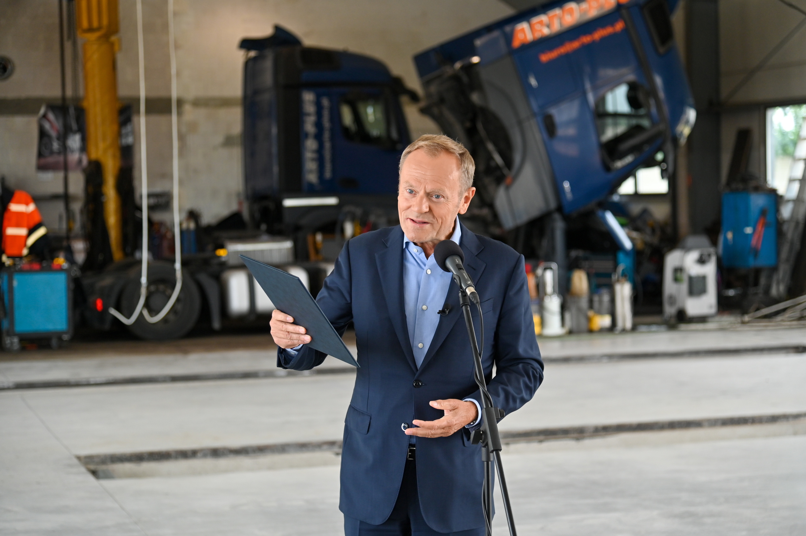 Przewodniczący Platformy Obywatelskiej Donald Tusk podczas konferencji prasowej.