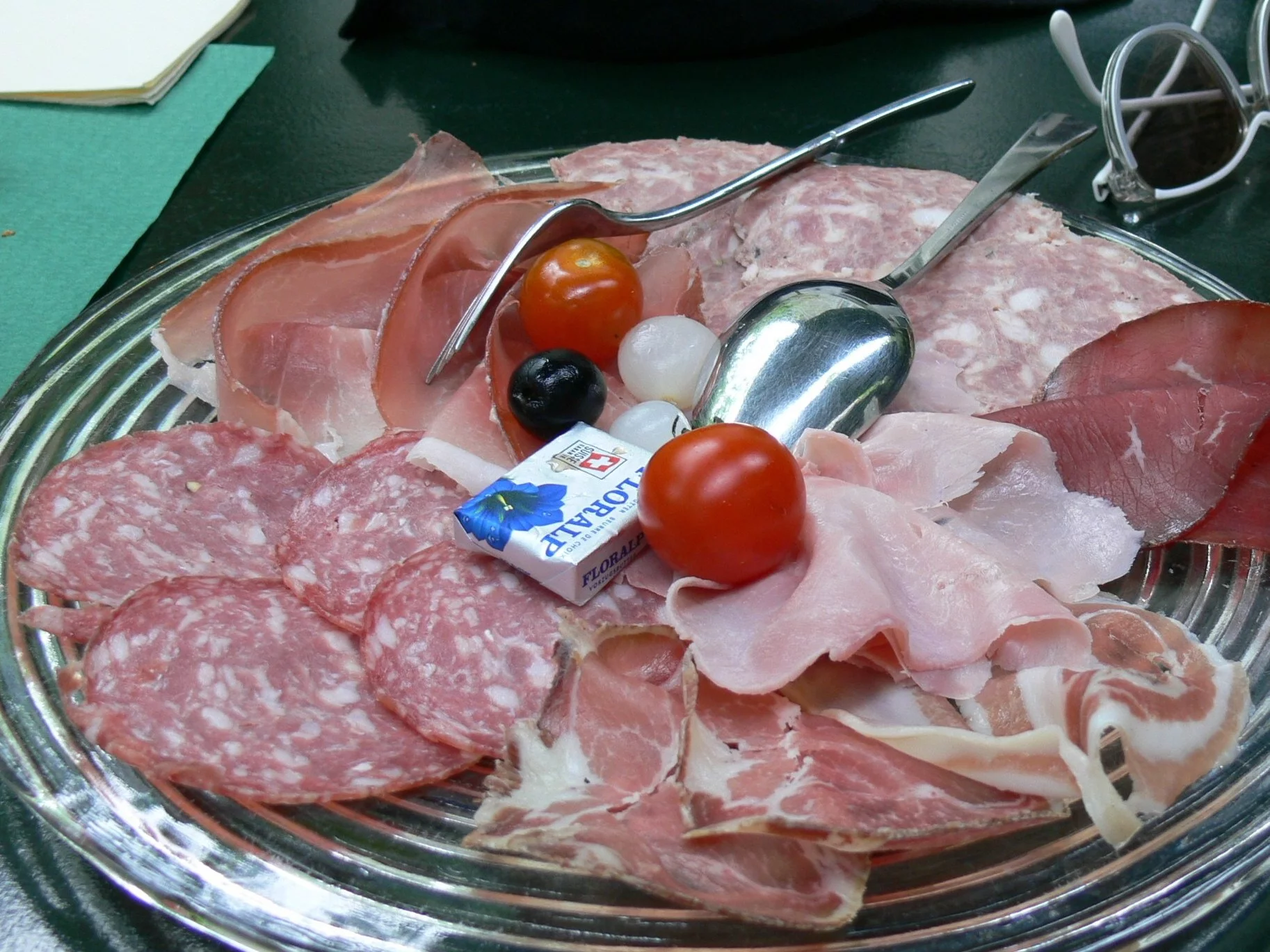 Tyle Polacy wydali na mięso i wędliny. Dominacja jednego produktu