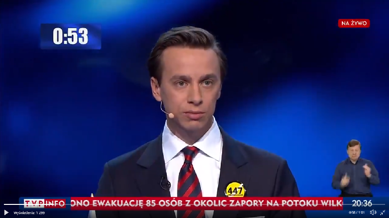 Krzysztof Bosak podczas debaty przedwyborczej w TVP