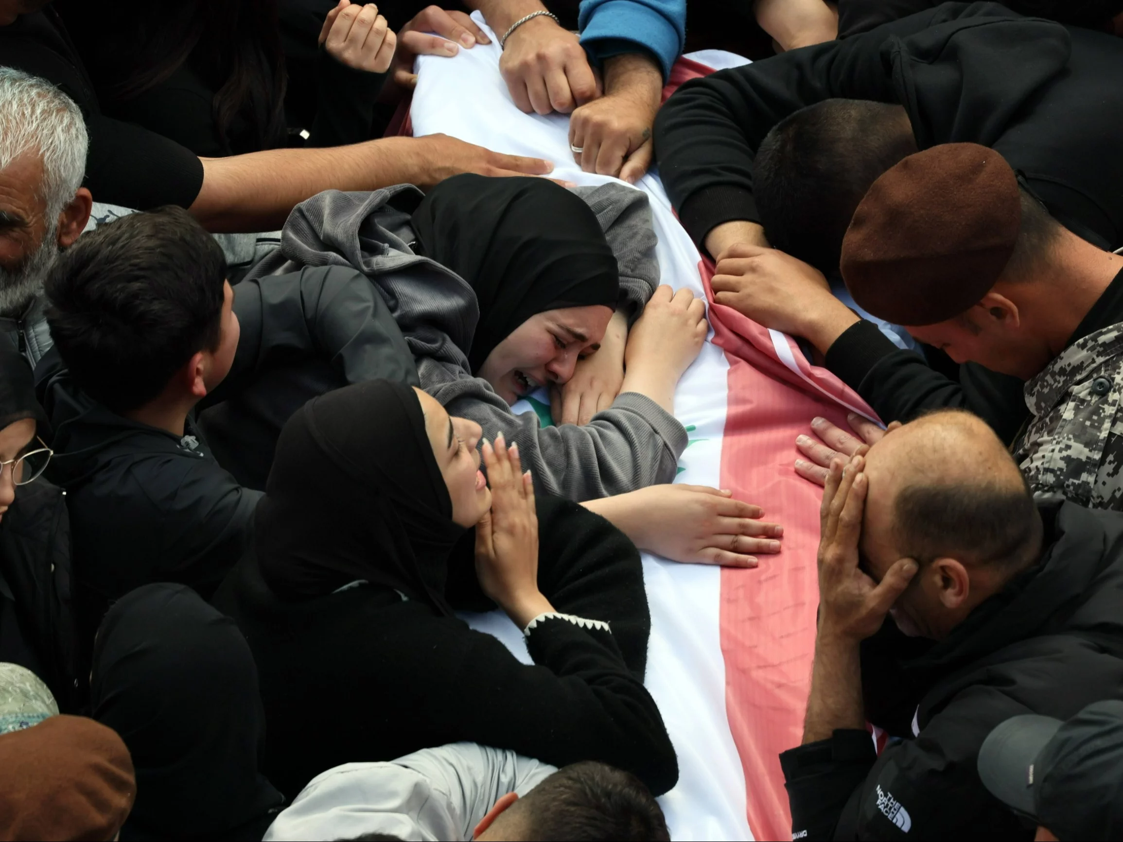 Pogrzeb libańskich funkcjonariuszy służb bezpieczeństwa państwowego poległych w izraelskich atakach