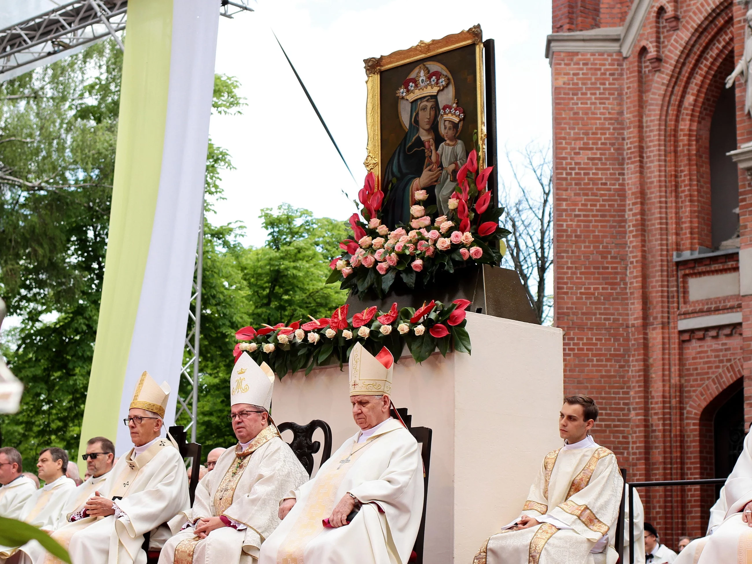 Msza Święta w Sanktuarium Matki Sprawiedliwości i Miłości Społecznej w Piekarach Śląskich