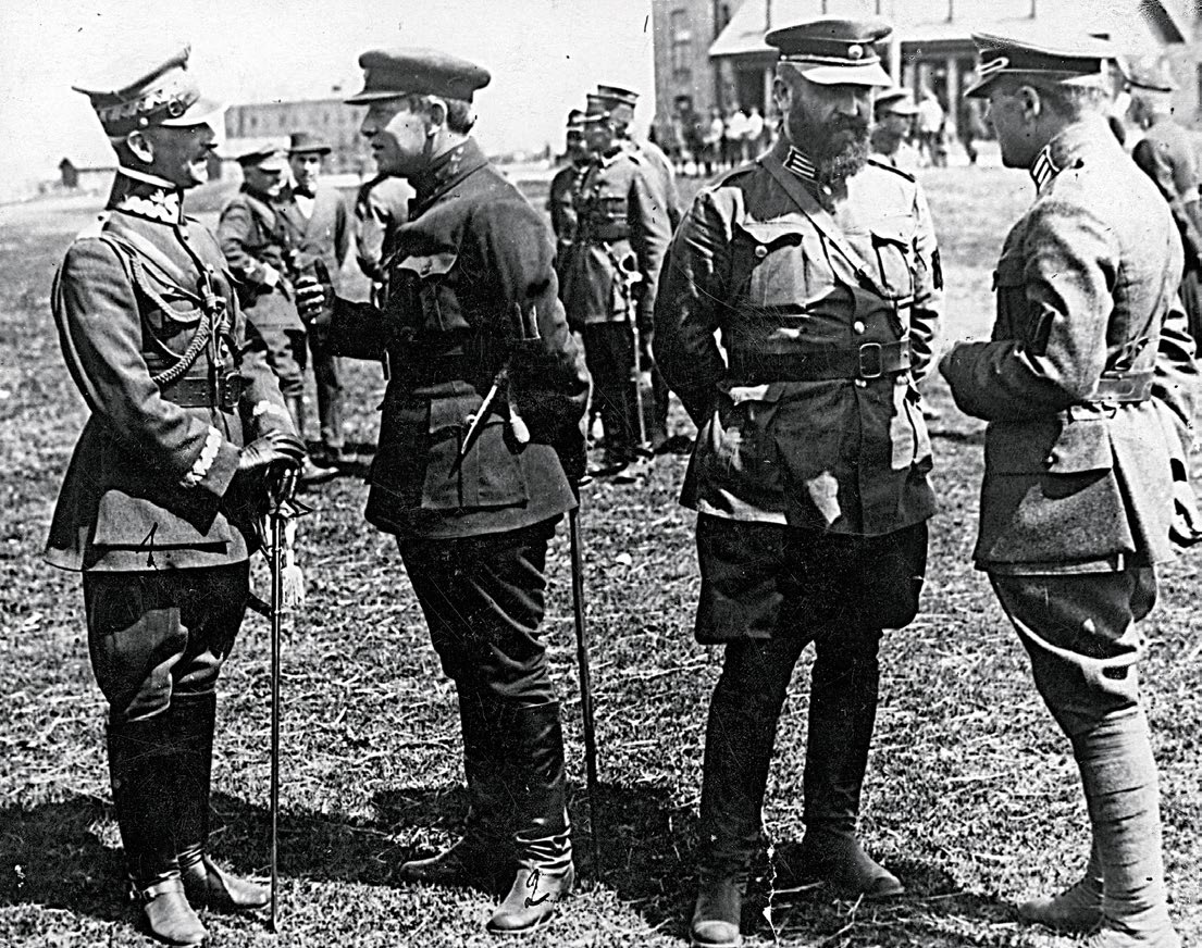 Od lewej: gen. Antoni Listowski, Symon Petlura, płk Salśkij, gen. Marko Bezruczko, kwiecień 1920 r.