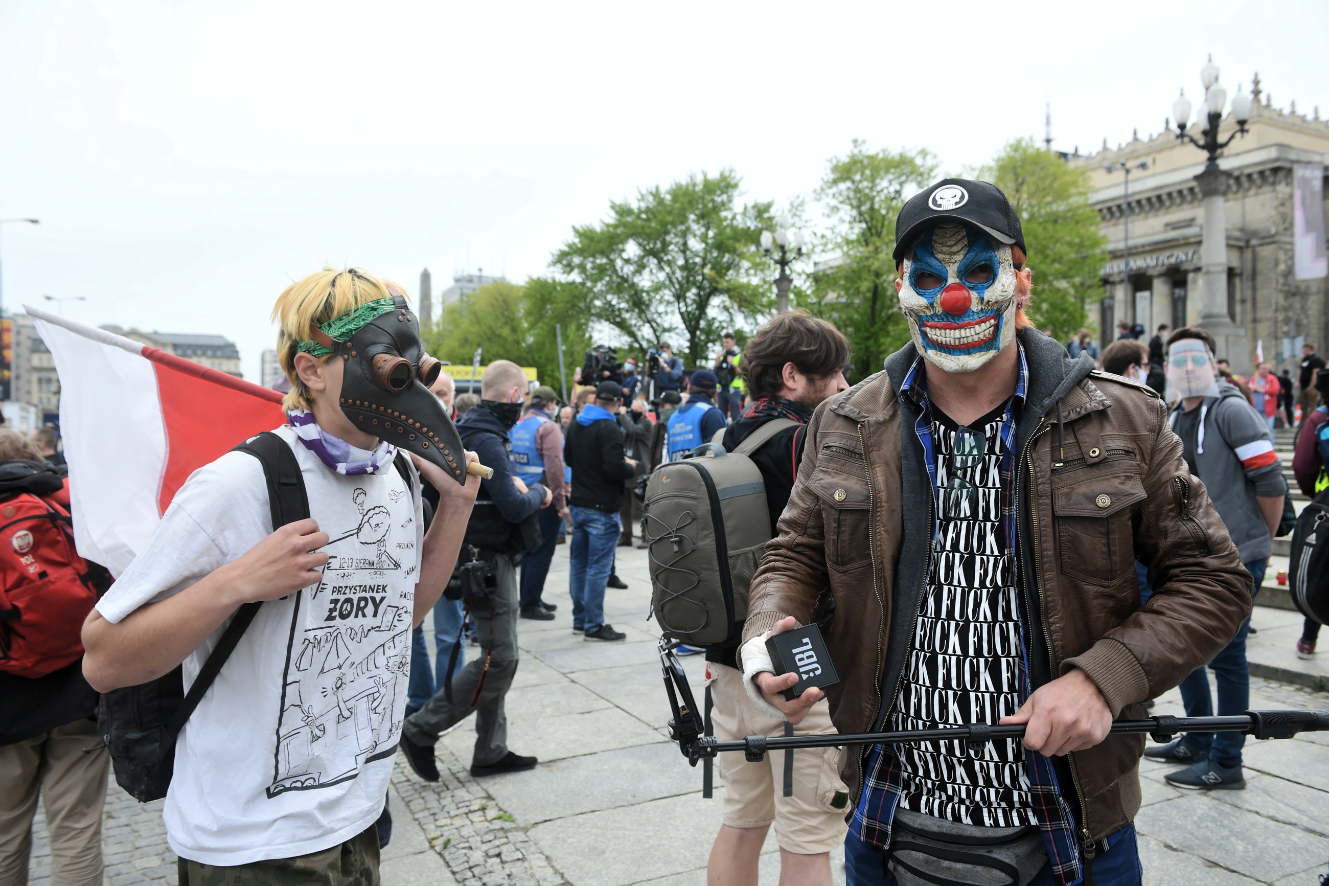 Uczestnicy protestu przed rozpoczęciem strajku przedsiębiorców na Placu Defilad