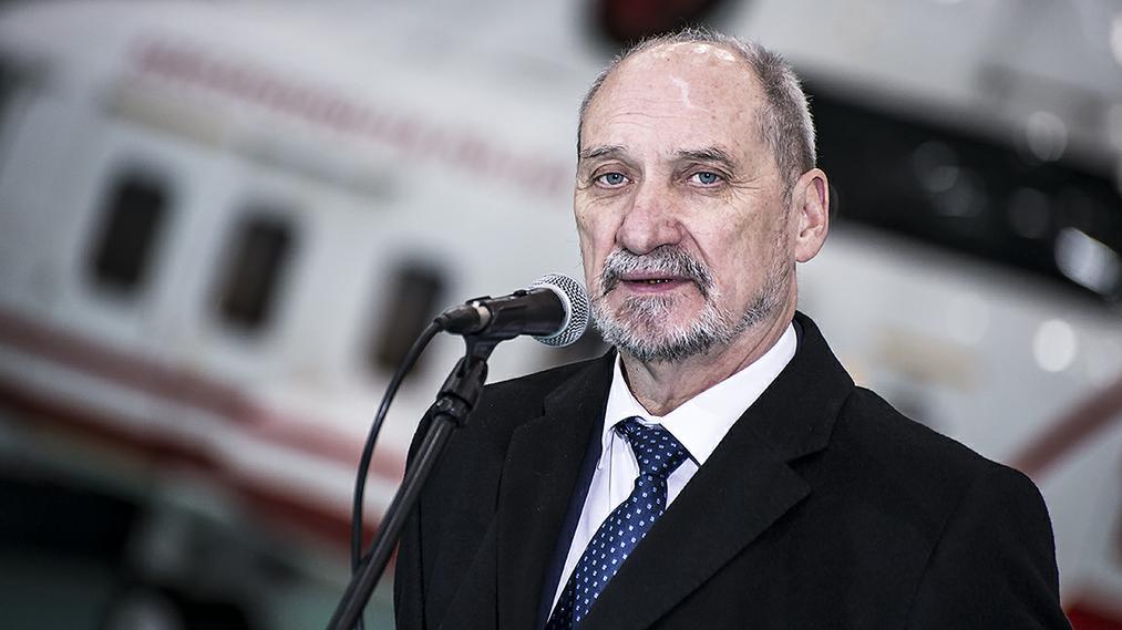 Antoni Macierewicz, szef MON