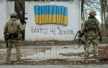 Ukraińscy żołnierze podczas walk o Bachmut