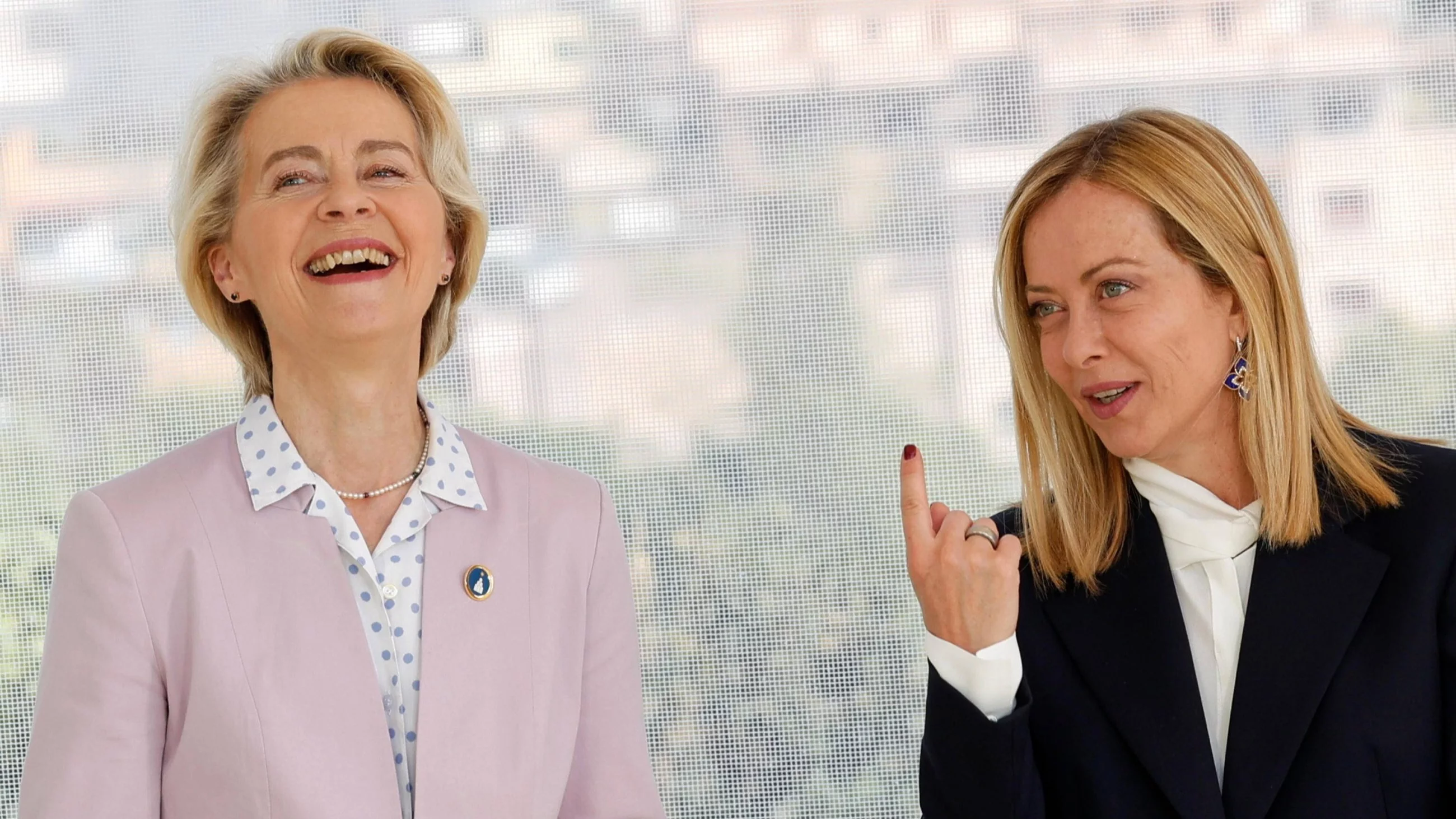 Przewodnicząca KE niemiecka polityk Ursula von der Leyen i premier Włoch Giorgia Meloni