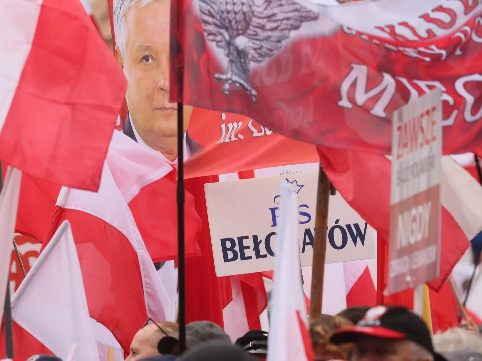 "Unia pęka przed Karolem". Morawiecki: Brawo panie prezydencie!