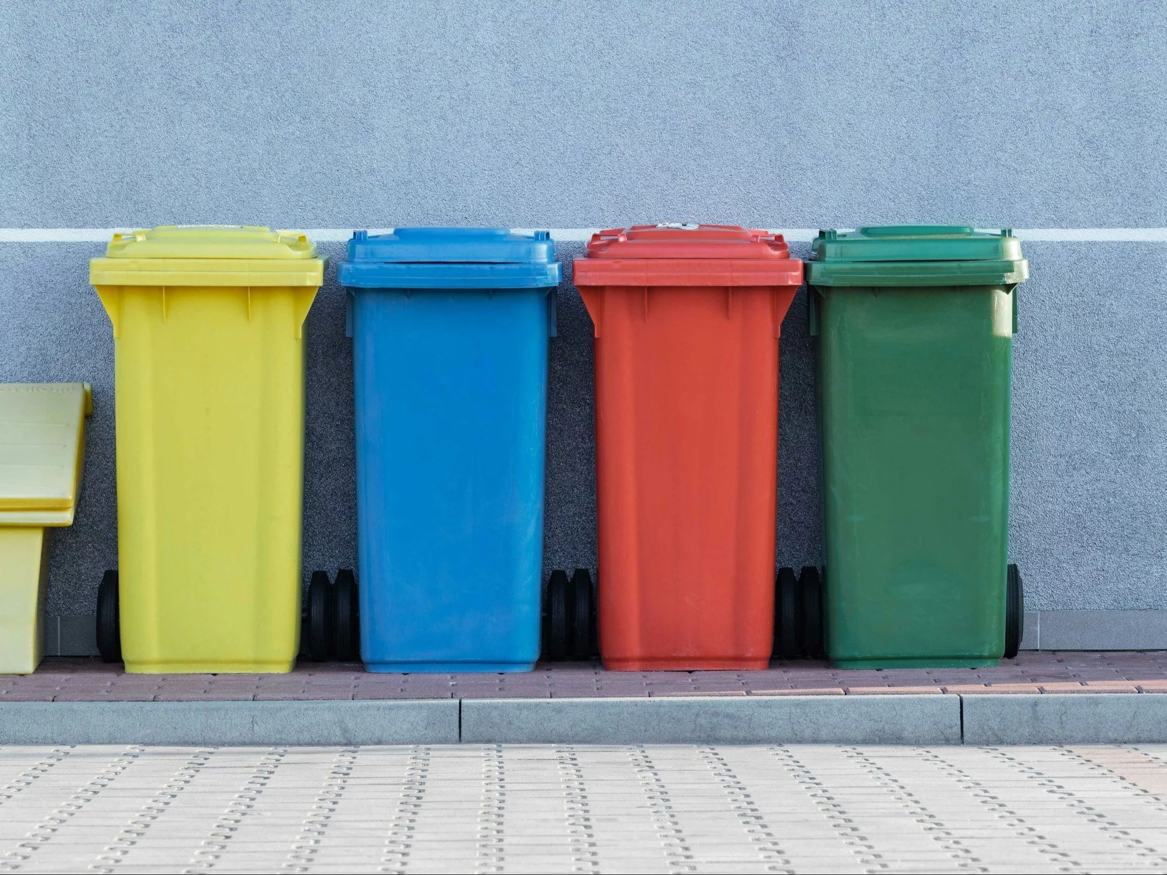 Pojemniki na śmieci