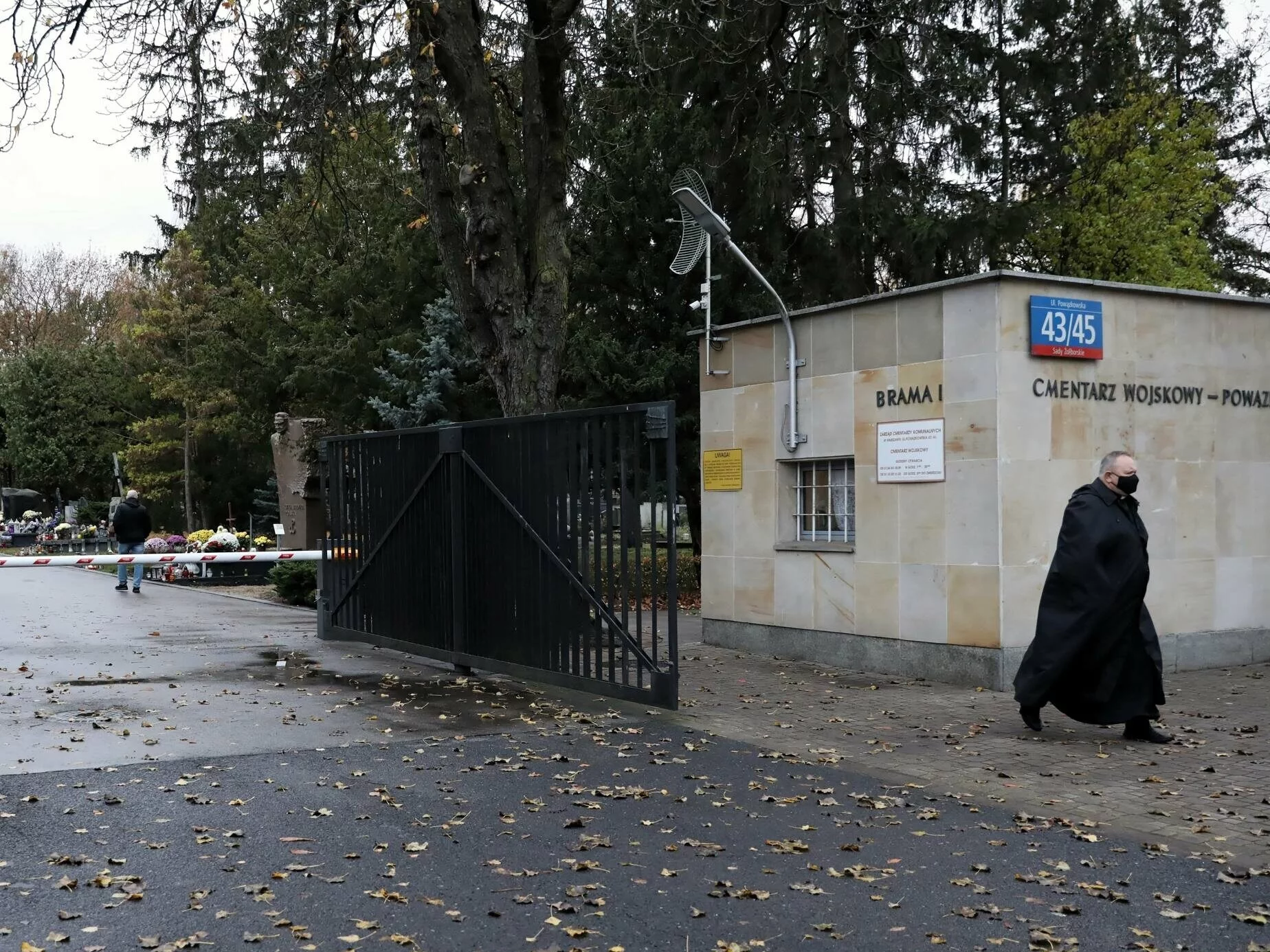 Cmentarz Wojskowy – Powązki