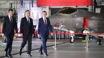 Uroczystość podpisania umowy na zakup 32 wielozadaniowych samolotów F-35 dla Sił Powietrznych RP w Dęblinie