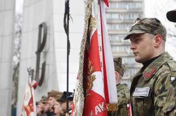 Uroczystości przed Pomnikiem Polskiego Państwa Podziemnego i Armii Krajowej w Warszawie,