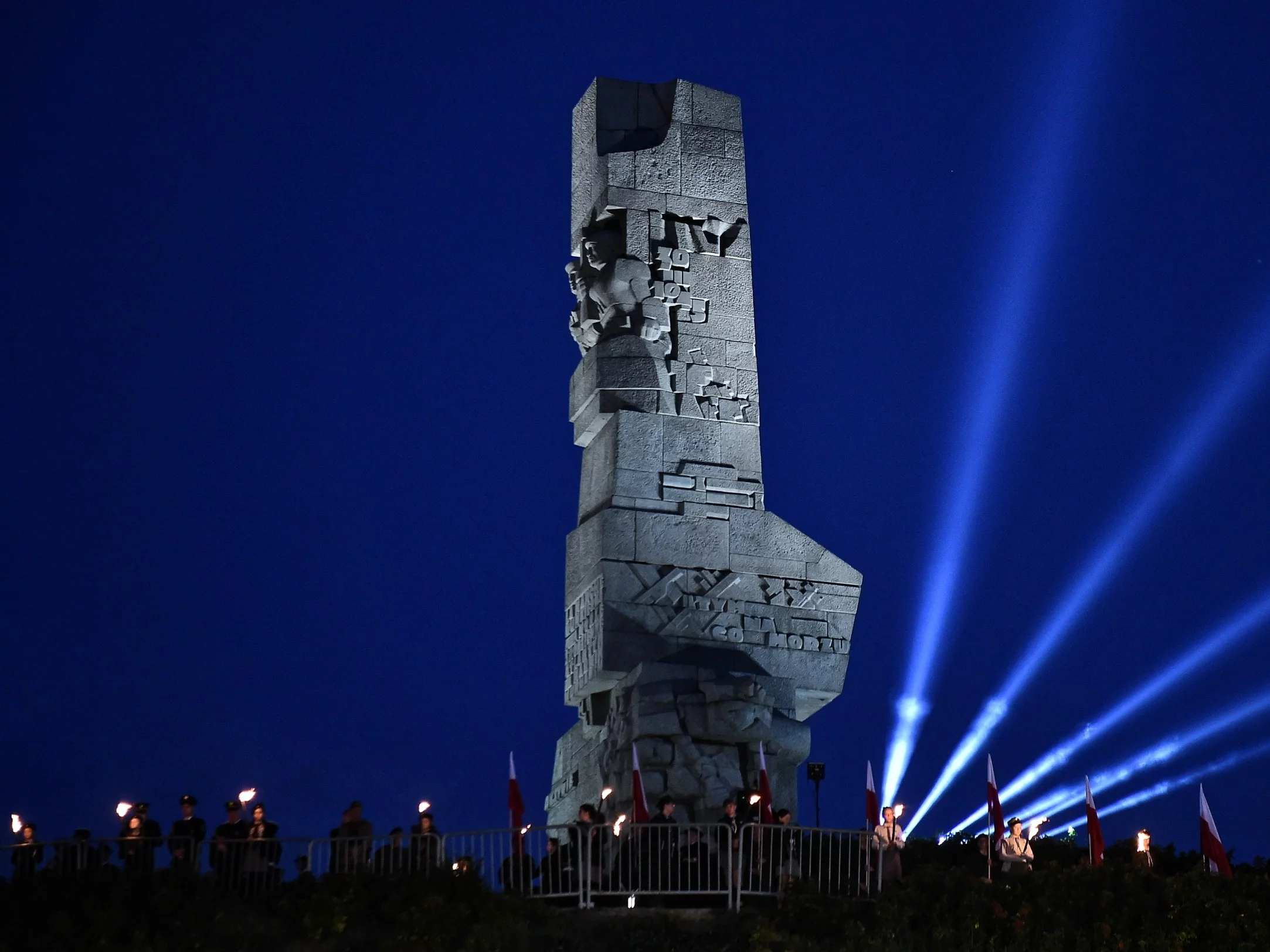 Uroczystości upamiętniające 79. rocznicę wybuchu II wojny światowej przed Pomnikiem Obrońców Wybrzeża na Westerplatte