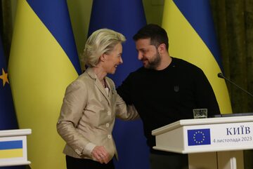 Ursula von der Leyen i Wołodymyr Zełenski podczas konferencji prasowej po spotkaniu w Kijowie
